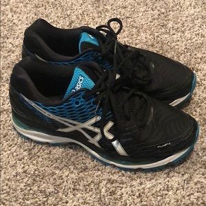 Asics Size 10 Men’s Black and Blue Sneaker